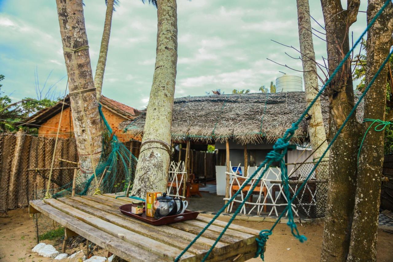 Sea Shine Beach Resort Mirissa Exterior photo